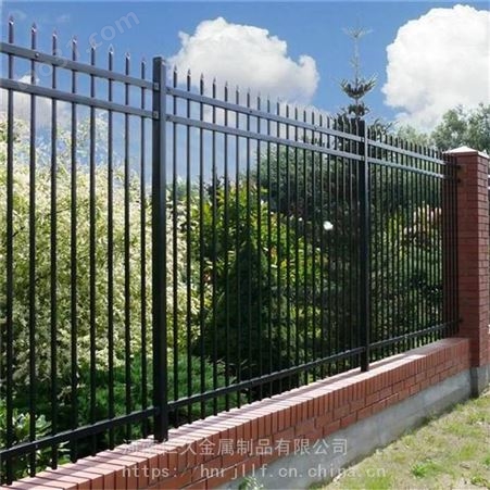 围墙护栏厂家 镀锌管围墙护栏 学校小区外墙栅栏