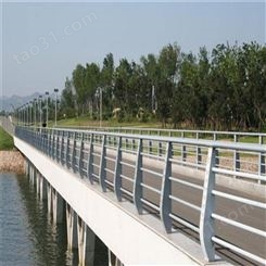硕翔复合式桥梁护栏 桥梁异形护栏单价 西安桥梁两侧防护栏定制