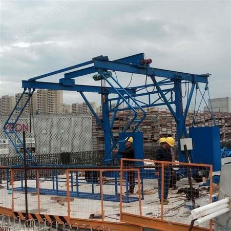 工程建设施工 桥梁护栏台车 山东华鑫护栏模板安装台车