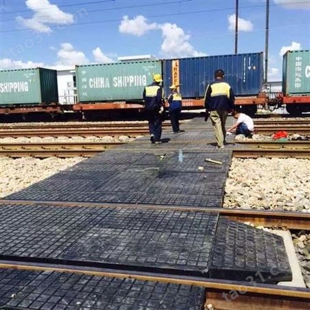 通超生产铁路用道口板 使用周期长 橡胶道口板