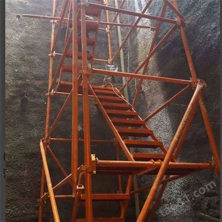 清库存 大量优惠 基坑用安全爬梯  桥梁安全爬梯 建筑安全爬梯 众鹏机械
