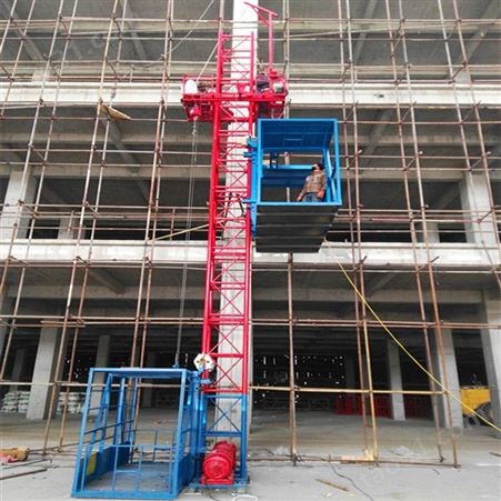 30米建筑工地用升降机 SS1T/1T施工物料提升机 盖房子上料龙门架施工电梯