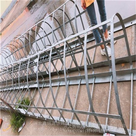 高铁维护维修工作平台墩身热镀锌吊围栏墩内检查梯Q235角钢