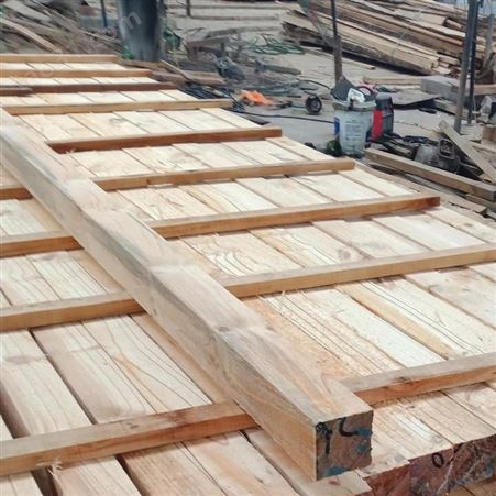 呈果澳松建筑木方生产厂家 批发耐磨工地木方质优价廉